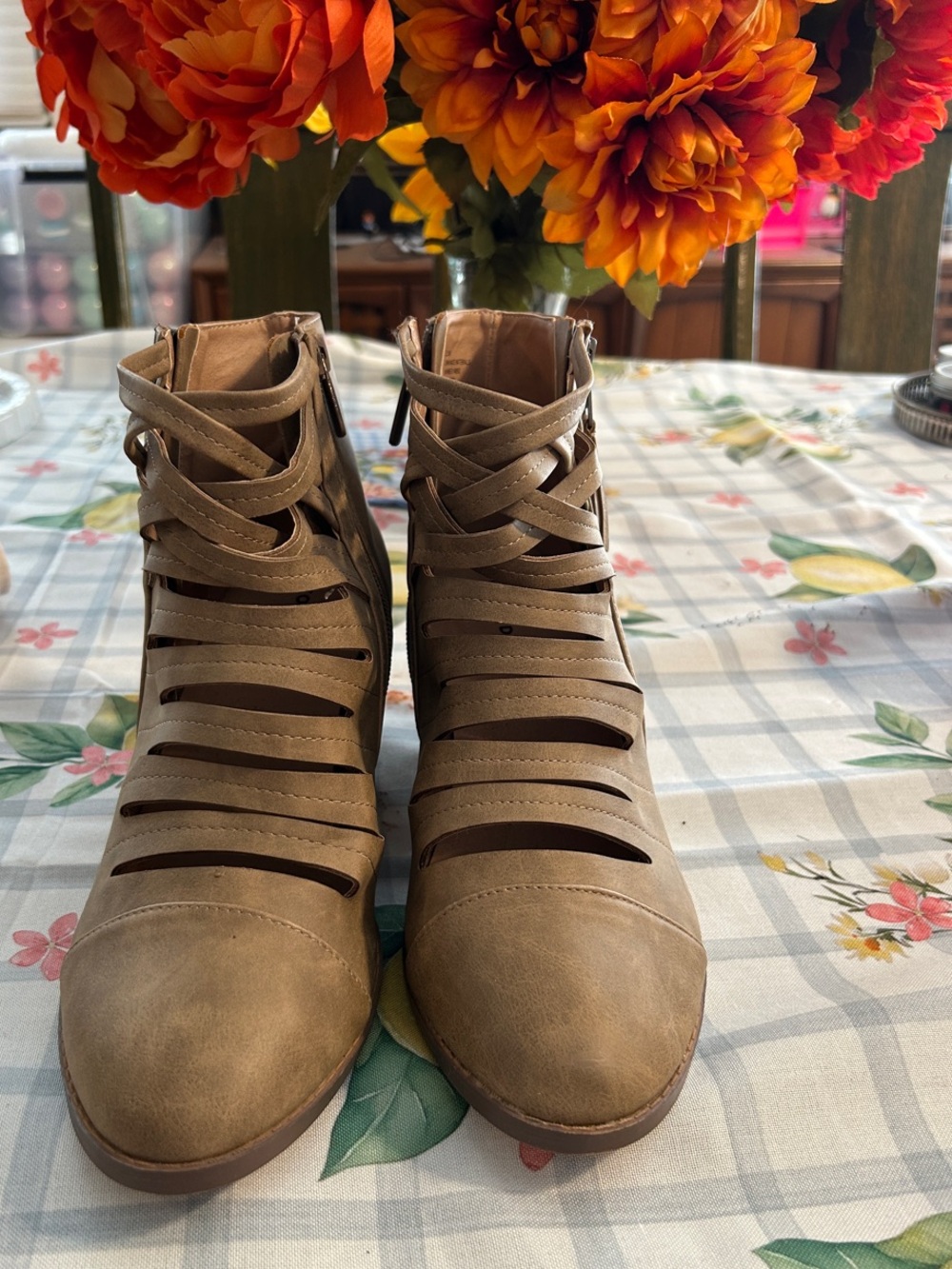 Women's Strappy Cutout Ankle Boots - Tan